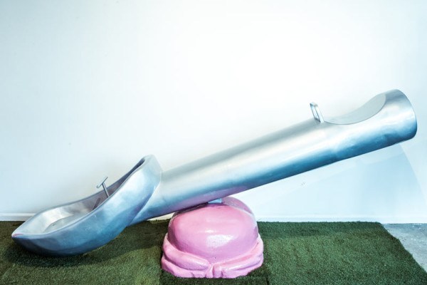 Seesaw on an ice cream scooper  \\\ Photo by George Etheredge — The New York Times/Redux 