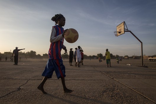 Girl with a basketball in Gao, Mali. Image © Flickr User 'United Nations Photo' under license CC BY-NC-ND 2.0