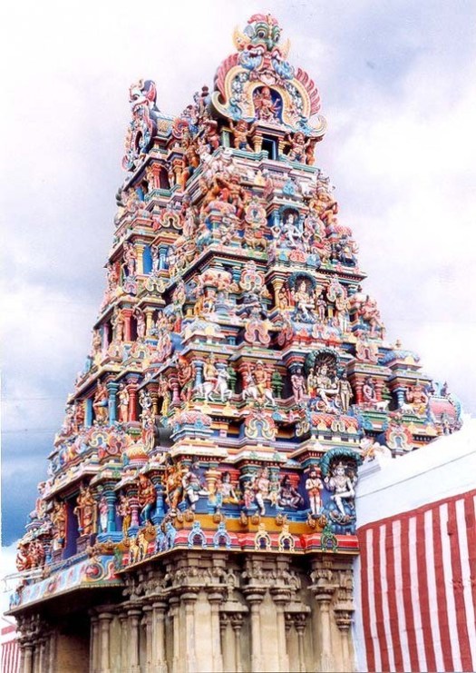 © <a href='https://commons.wikimedia.org/wiki/File:Gopuram-madurai.jpg'>Wikimedia user Nataraja</a> licensed under <a href='https://creativecommons.org/licenses/by-sa/1.0/deed.en'>CC BY-SA 1.0</a>