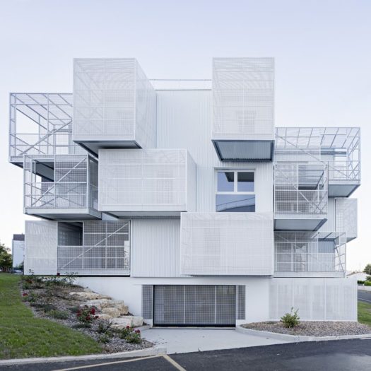 white-clouds-poggi-and-more-architecture-residential-france_dezeen_2364_sq4